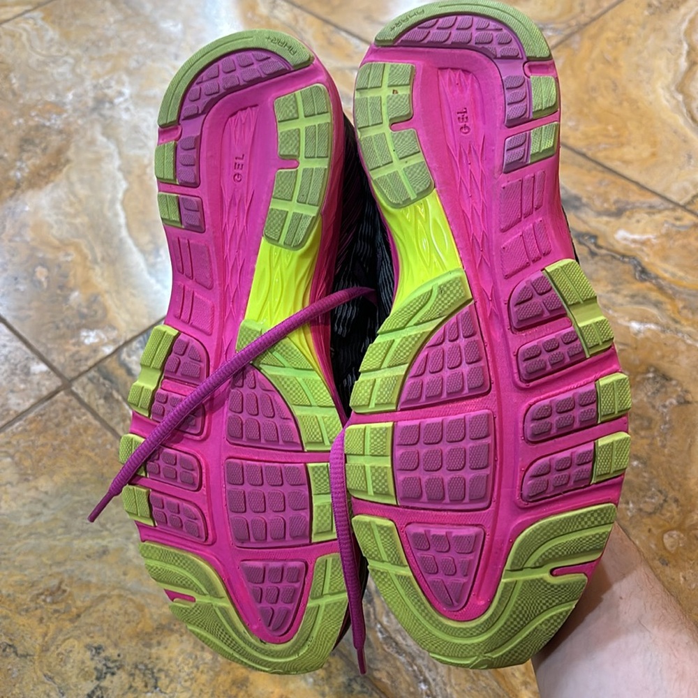 ASICS Size 7.5 - Picture 3 of 5